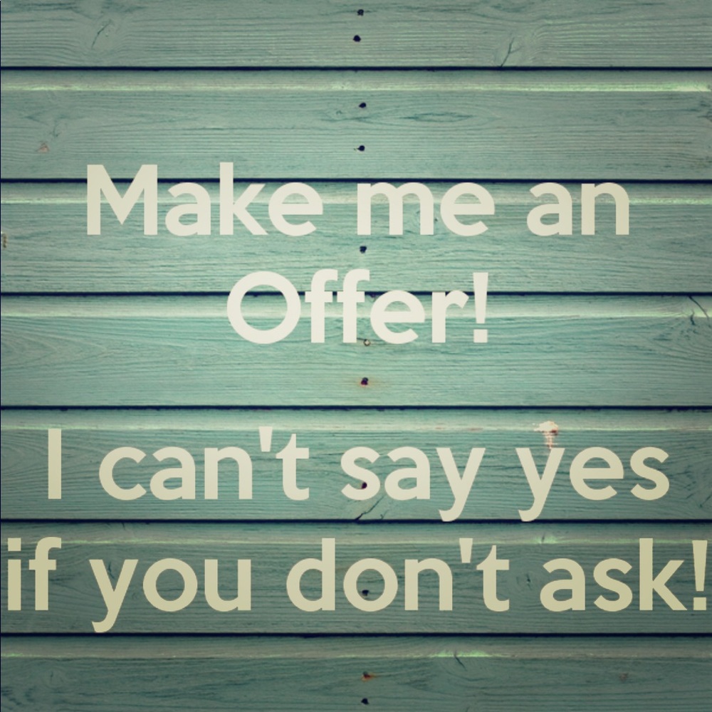 🌟MAKE ME AN OFFER💵💗 BUNDLES ARE GREAT TOO🌟